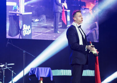 Iluzjonista na event- pojawienie butelki wina