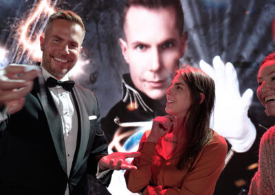 Iluzjonista Warszawa magia z bliska