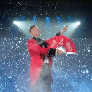 Iluzjonista Krak&oacute;w &ndash; trik z wachlarzem podczas eventu firmowego