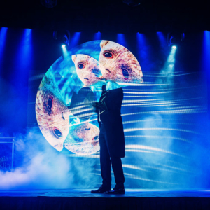 Iluzjonista Ł&oacute;dź &ndash; efekty świetlne w pokazie iluzji