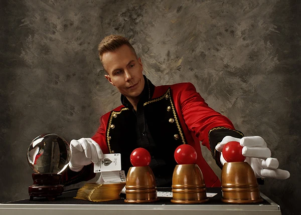 Iluzjonista magik - pokaz iluzji z bliska