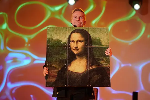 Pokaz iluzji scenicznej i Monalisa t Pokaz iluzji scenicznej i Monalisa